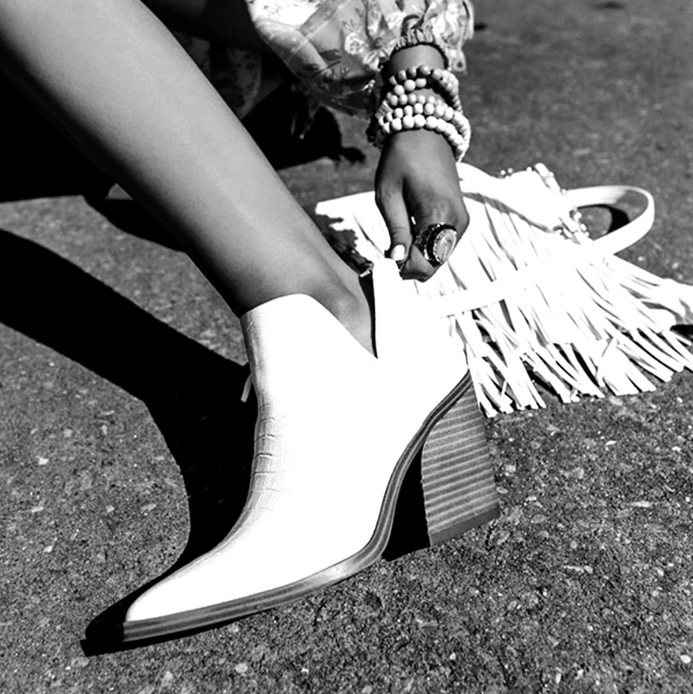 Western Chic Steve Madden Black Leather Booties - Picture 7 of 14